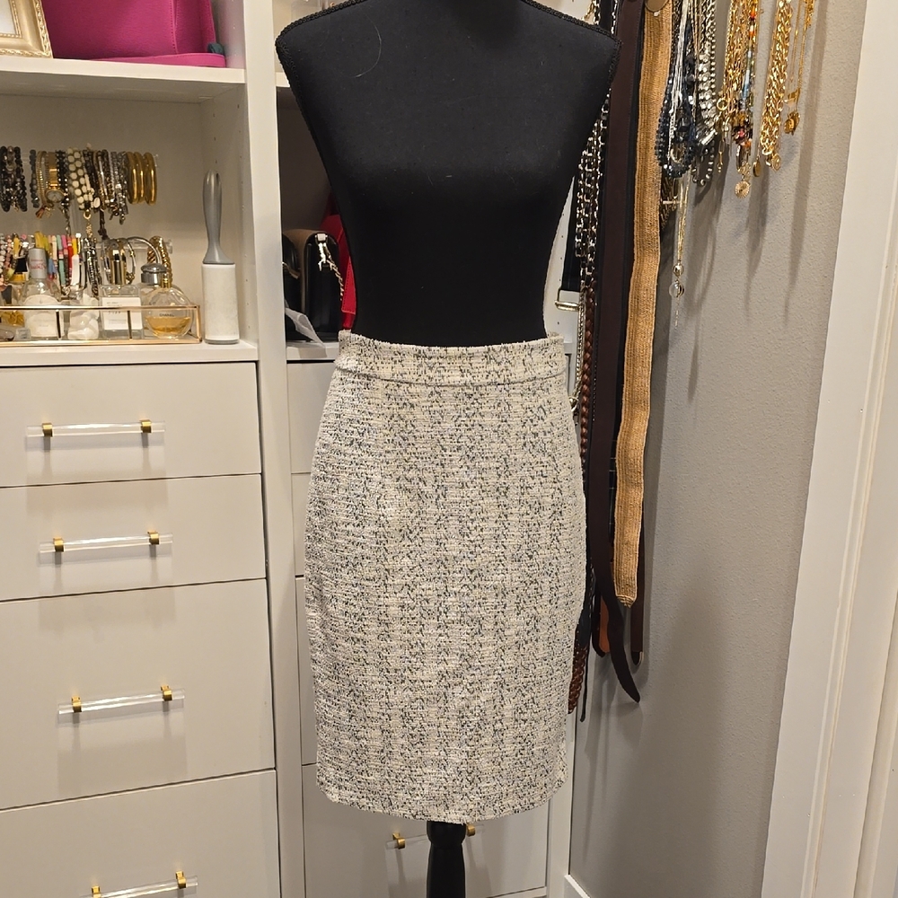 Banana Republic Tweed Pencil Skirt in Cream and Gray